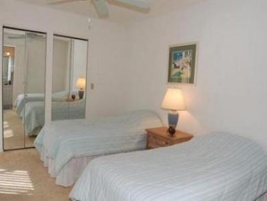 Bedroom with Two Twin Beds